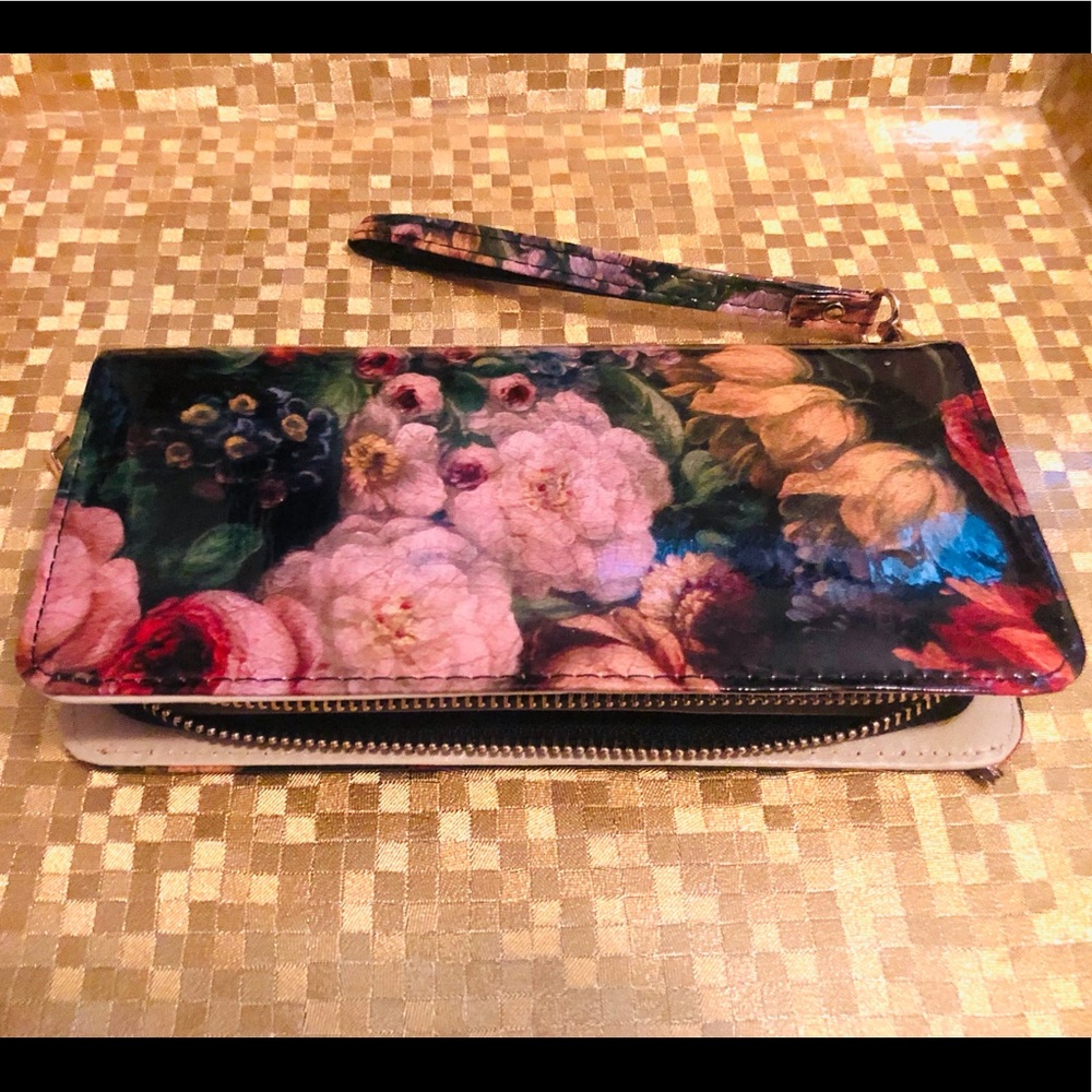 Floral Clutch / Wristlet: Like New.